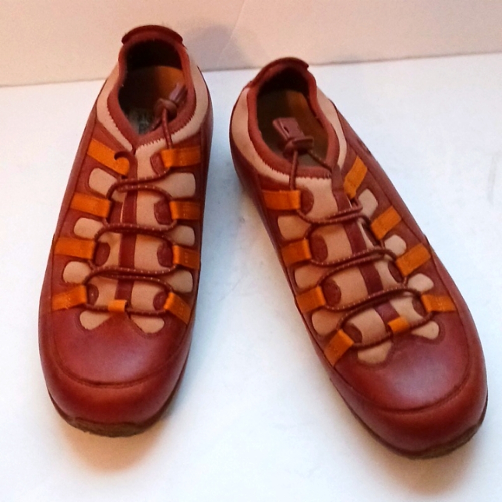 Zumfoot bungee comfort slip on walking shoes-sz  7 1/2 (38M)